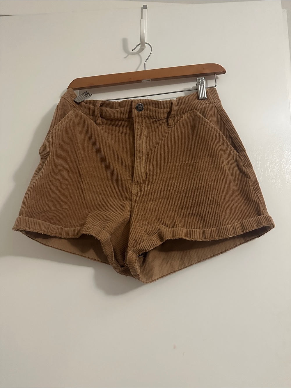 Hollister Brown High Waisted Corduroy Shorts | Fall Cottagecore